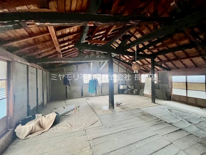 信州新町越道　中古戸建 内観写真（リビング以外の居室）