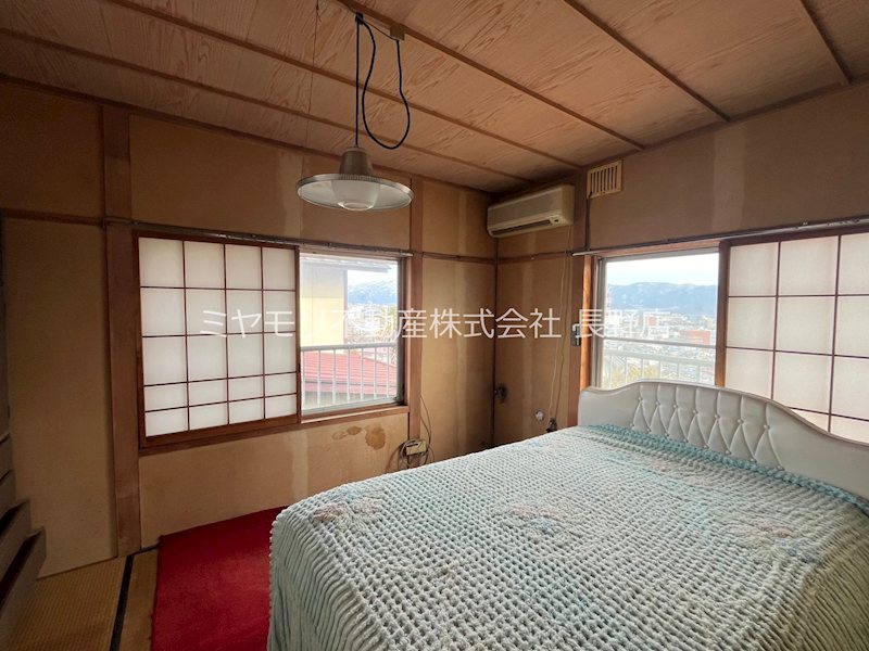 長野市平柴台　中古戸建 内観写真（リビング以外の居室）