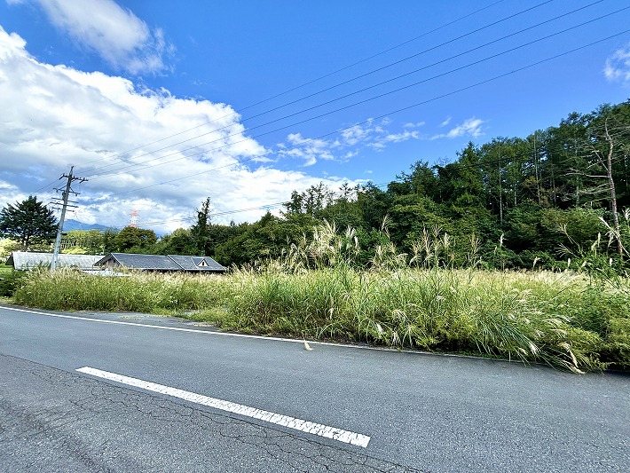 佐久市望月　土地 現地写真（前面道路含む現地写真）