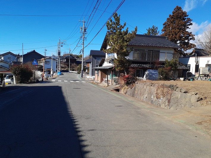 小諸市西原　土地 現地写真（前面道路含む現地写真）