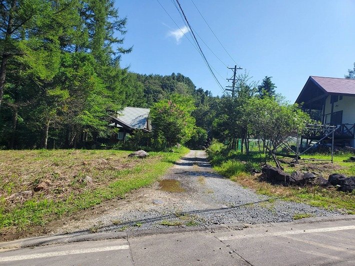 佐久市内山　土地 現地写真（前面道路含む現地写真）