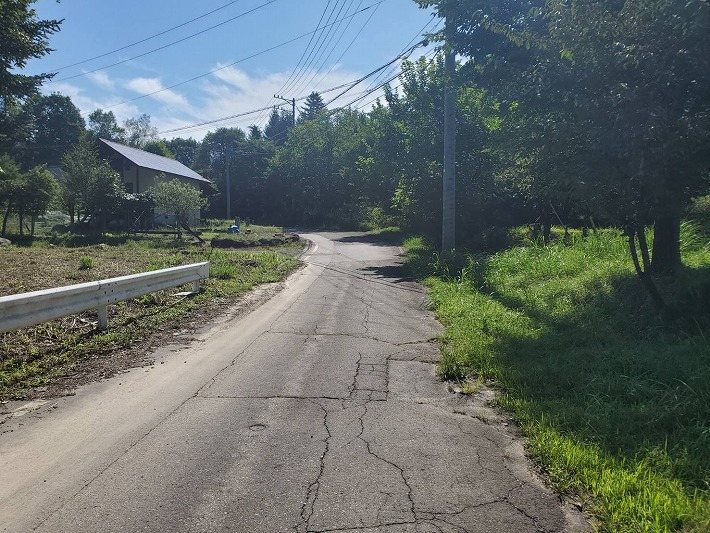 佐久市内山　土地 現地写真（前面道路含む現地写真）