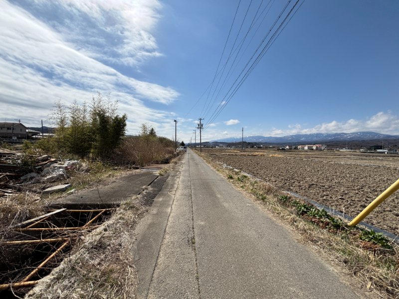 佐久市田口　土地 現地写真（前面道路含む現地写真）