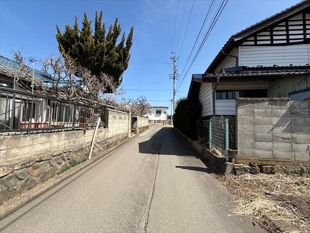 御代田町馬瀬口　土地 現地写真（前面道路含む現地写真）