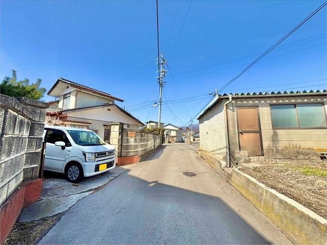 御代田町馬瀬口　土地 現地写真（前面道路含む現地写真）