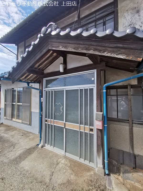東御市本海野　中古戸建 現地写真（玄関）