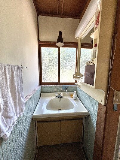 佐久市新子田　中古戸建 内観写真（洗面台・洗面所）