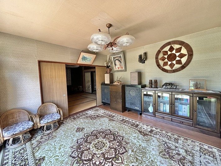 佐久市新子田　中古戸建 内観写真（リビング以外の居室）