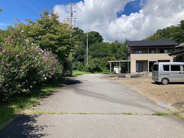 御代田町御代田　土地 現地写真（前面道路含む現地写真）
