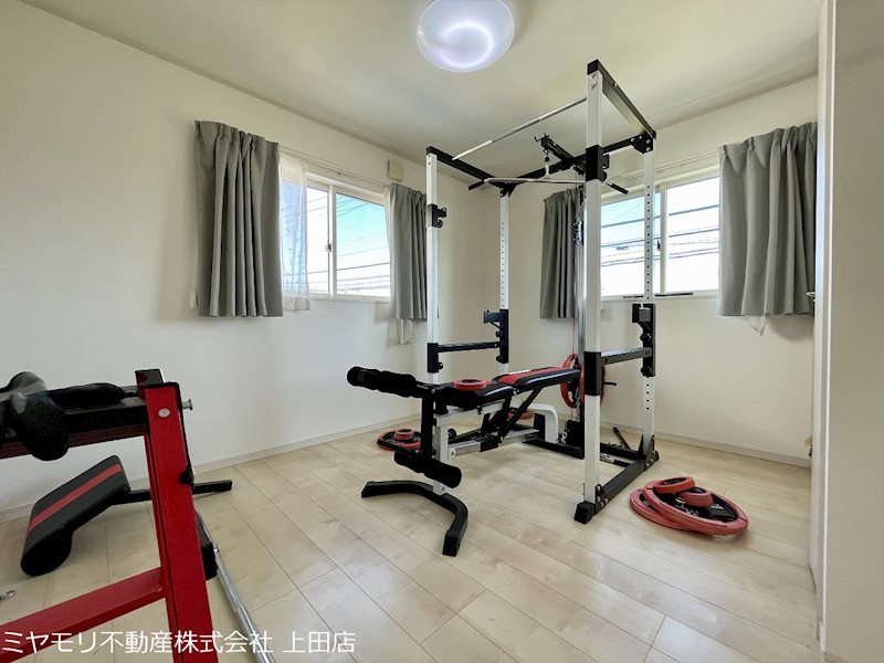 東御市新屋　中古戸建 内観写真（リビング以外の居室）