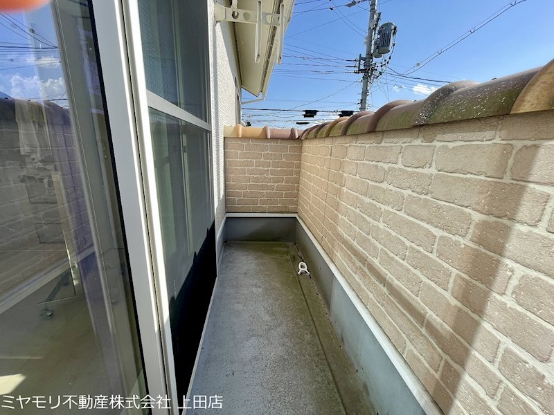 東御市新屋　中古戸建 現地写真（バルコニー）
