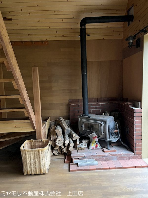 小県郡青木村沓掛　中古戸建 内観写真（リビング）