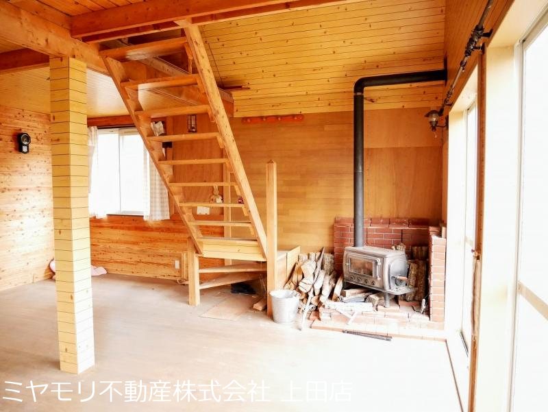 小県郡青木村沓掛　中古戸建 内観写真（リビング）