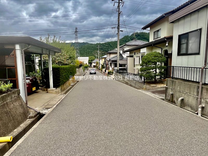 長野市小鍋　中古戸建 現地写真（前面道路含む現地写真）