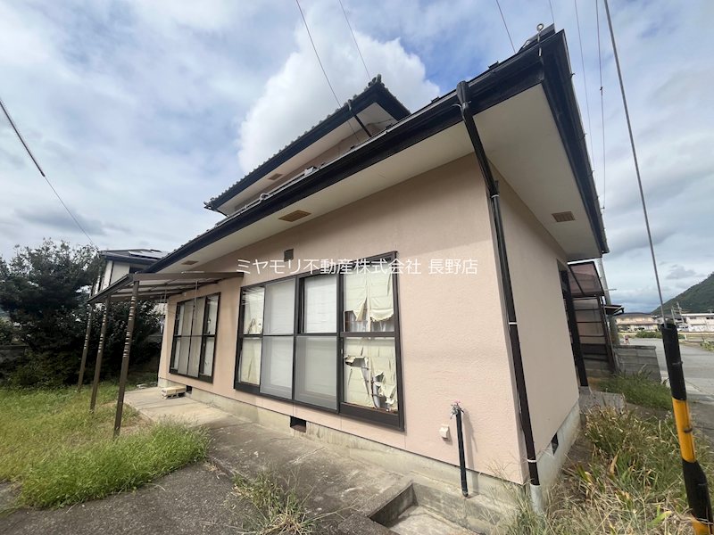千曲市上徳間　中古戸建 同仕様写真（外観）