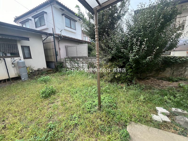 千曲市上徳間　中古戸建 現地写真（庭）