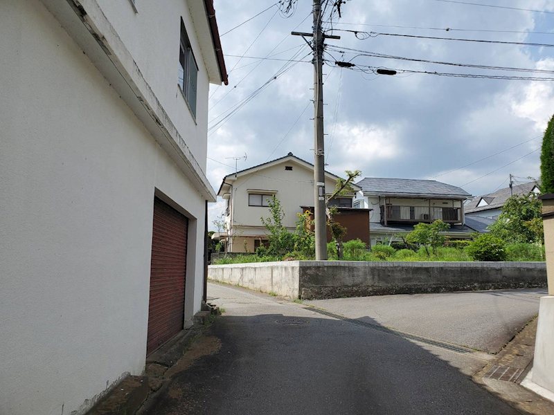 小諸市乙女　土地 現地写真（前面道路含む現地写真）