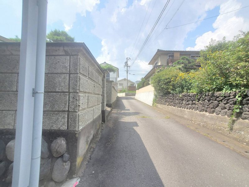小諸市乙女　土地 現地写真（前面道路含む現地写真）