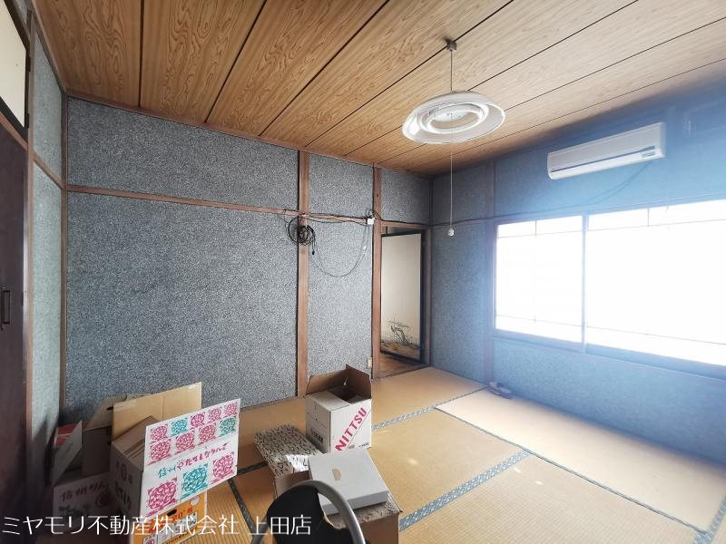 東御市加沢　戸建 内観写真（リビング以外の居室）