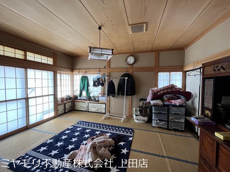 上田市八木沢　戸建 内観写真（リビング以外の居室）