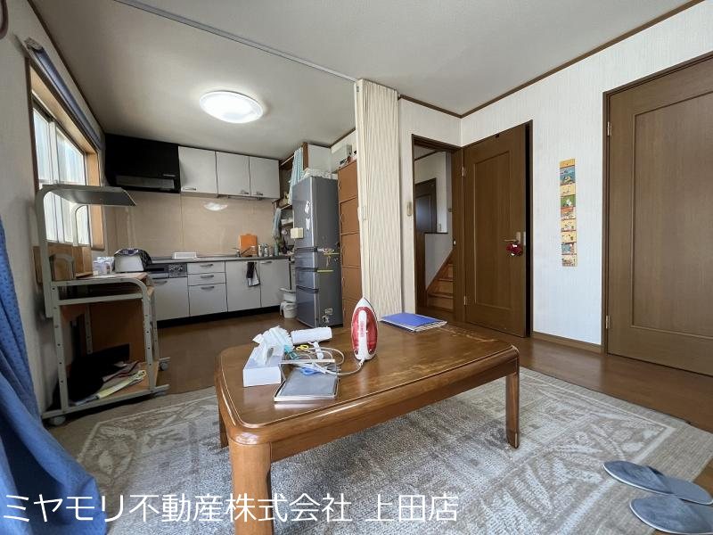 上田市住吉　中古戸建 内観写真（リビング）