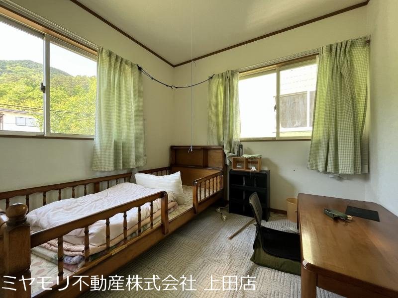 上田市住吉　中古戸建 内観写真（リビング以外の居室）