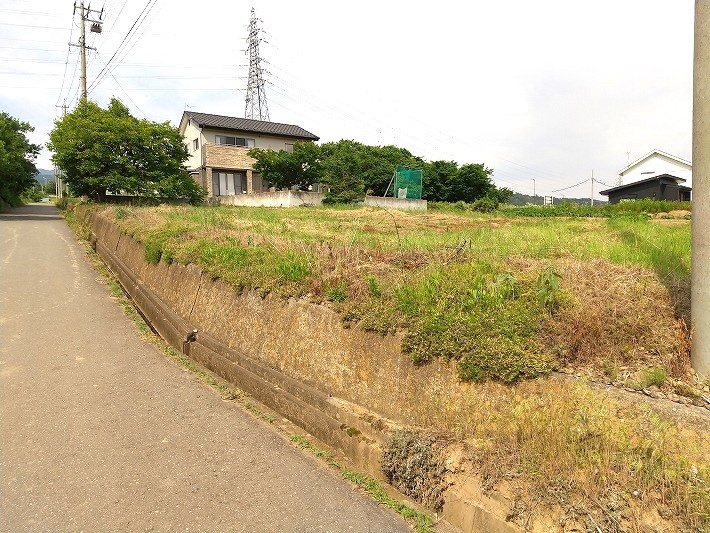 小諸市西原　土地 現地写真（前面道路含む現地写真）