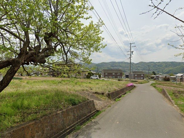 小諸市西原　土地 現地写真（前面道路含む現地写真）