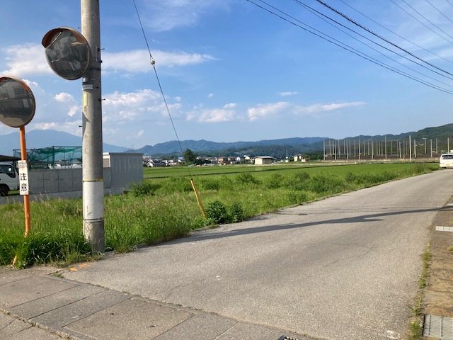 佐久市高柳　土地 現地写真（前面道路含む現地写真）