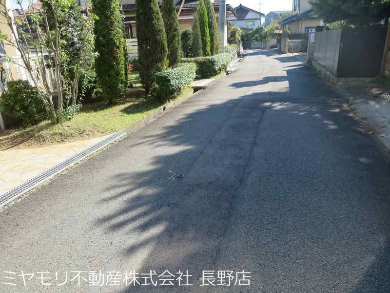 長野市吉田２丁目　土地 現地写真（前面道路含む現地写真）
