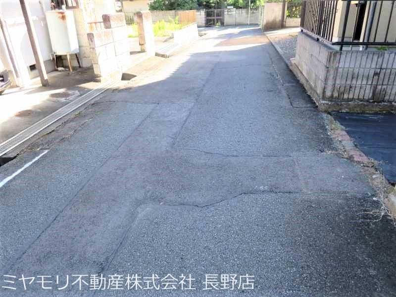 長野市吉田２丁目　土地 現地写真（前面道路含む現地写真）