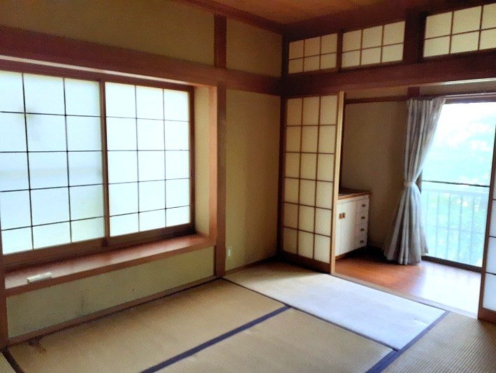 佐久市志賀　中古戸建 内観写真（リビング以外の居室）