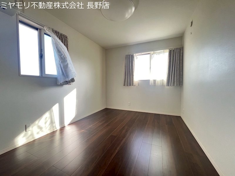 川中島町今里　中古戸建 内観写真（リビング以外の居室）