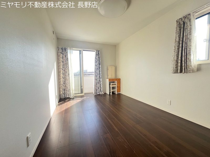川中島町今里　中古戸建 内観写真（リビング以外の居室）