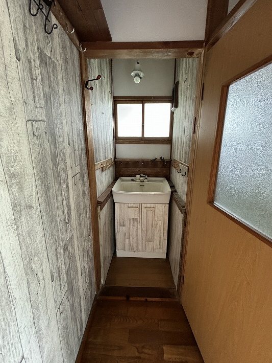 小諸市鶴巻　中古戸建 内観写真（洗面台・洗面所）