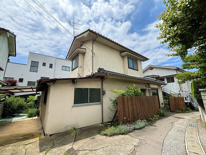 小諸市鶴巻　中古戸建 現地写真