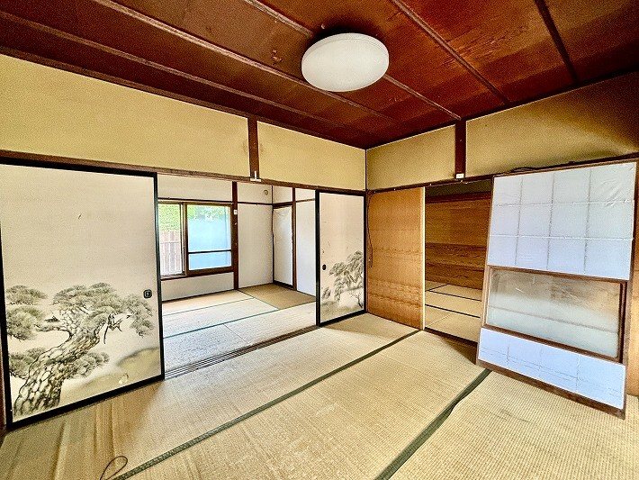 小諸市鶴巻　中古戸建 内観写真（リビング以外の居室）