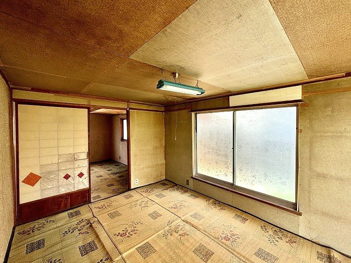 小諸市鶴巻　中古戸建 内観写真（リビング以外の居室）