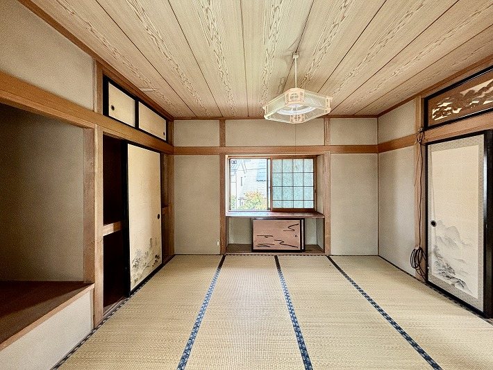 小諸市鶴巻　中古戸建 内観写真（リビング以外の居室）