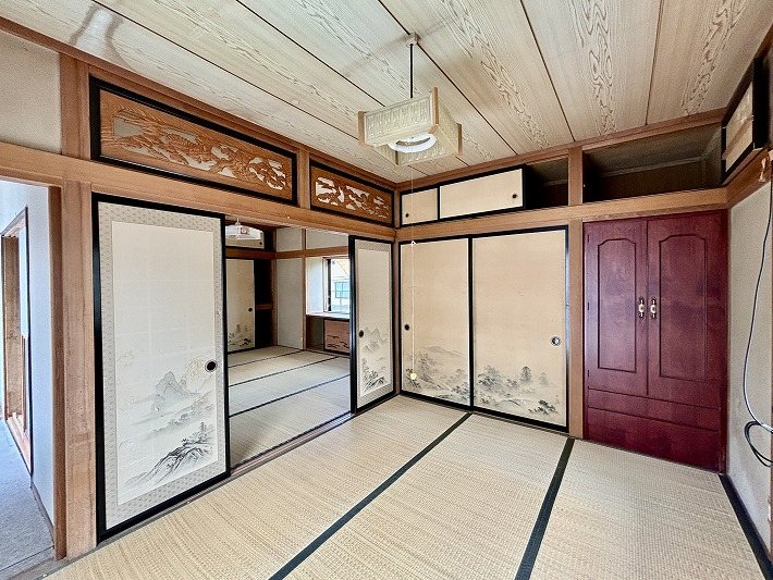 小諸市鶴巻　中古戸建 内観写真（リビング以外の居室）