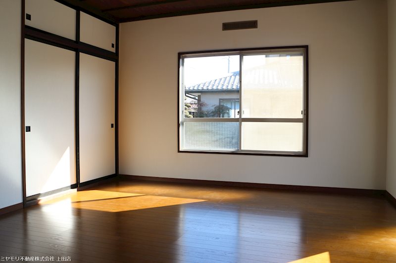 東御市和　戸建　収益物件 内観写真（リビング以外の居室）