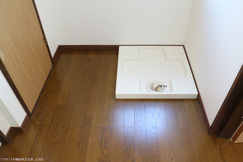 東御市和　戸建　収益物件 内観写真（洗面台・洗面所）