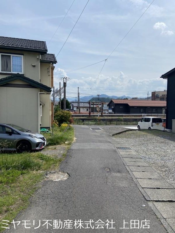 上田市大屋　土地 現地写真（前面道路含む現地写真）