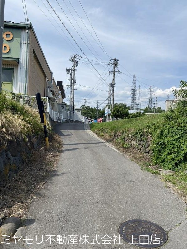 上田市大屋　土地 現地写真（前面道路含む現地写真）
