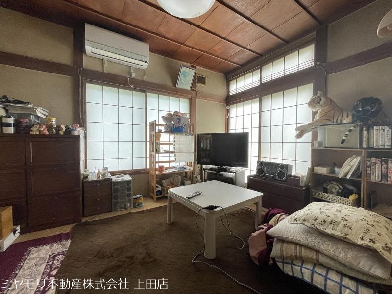 【商談中】東御市祢津　中古戸建 内観写真（リビング以外の居室）