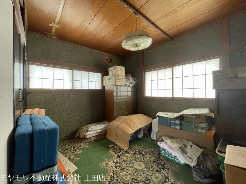 【商談中】東御市祢津　中古戸建 内観写真（リビング以外の居室）