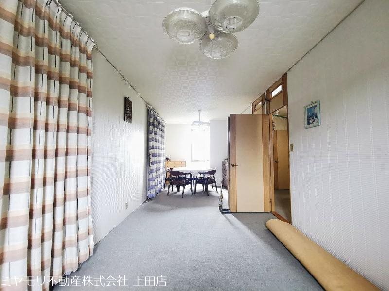 上田市上野　中古戸建 内観写真（リビング以外の居室）