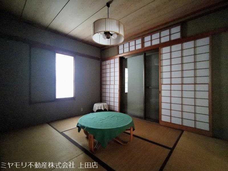 上田市上野　中古戸建 内観写真（リビング以外の居室）