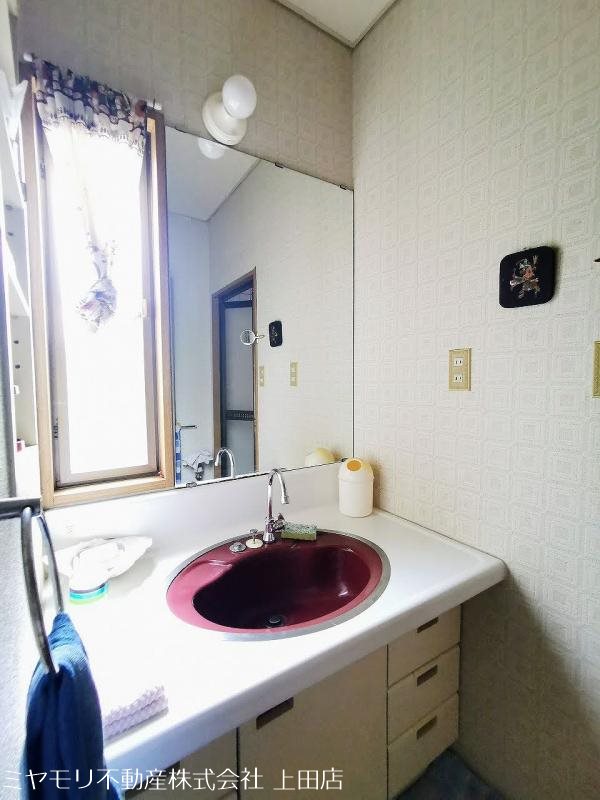 上田市上野　中古戸建 内観写真（洗面台・洗面所）