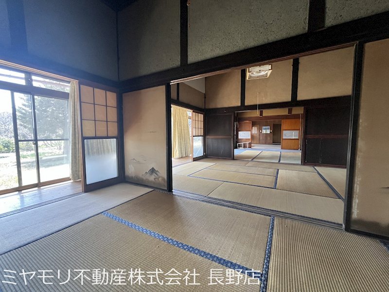 飯綱町川上　中古戸建 内観写真（リビング以外の居室）